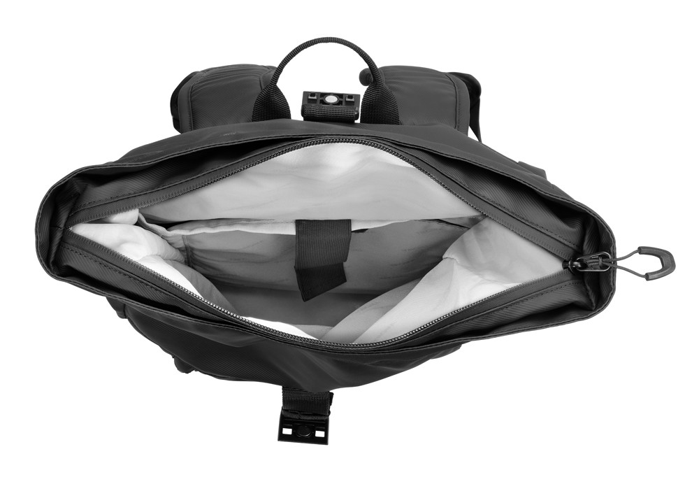 TROIKA Roll Top Rucksack TROIKA BLACK ROLL TOP COMPACT