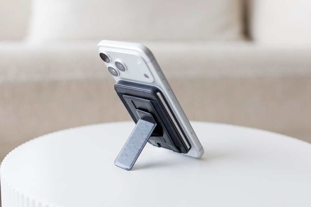 BrandCharger Kartenhülle Wally Stand Pro | Recycelt
