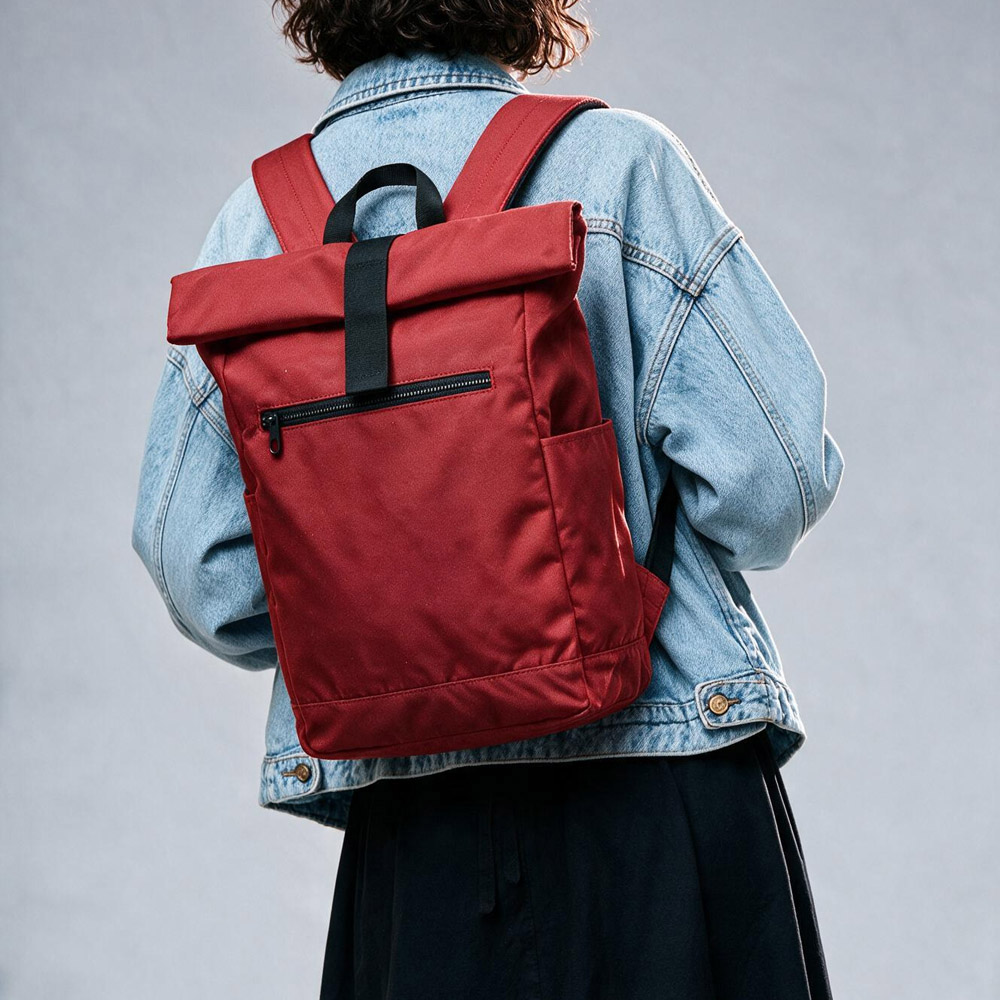 Rome Rucksack 12L aus rPET. Mit Rolltop-Design und Klettverschluss. - Rot