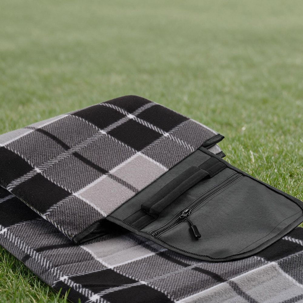Siza Picknickdecke aus recy. PET - Grau